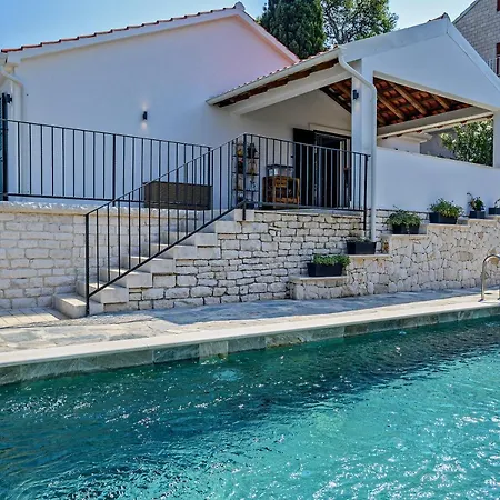 Marisol Villa